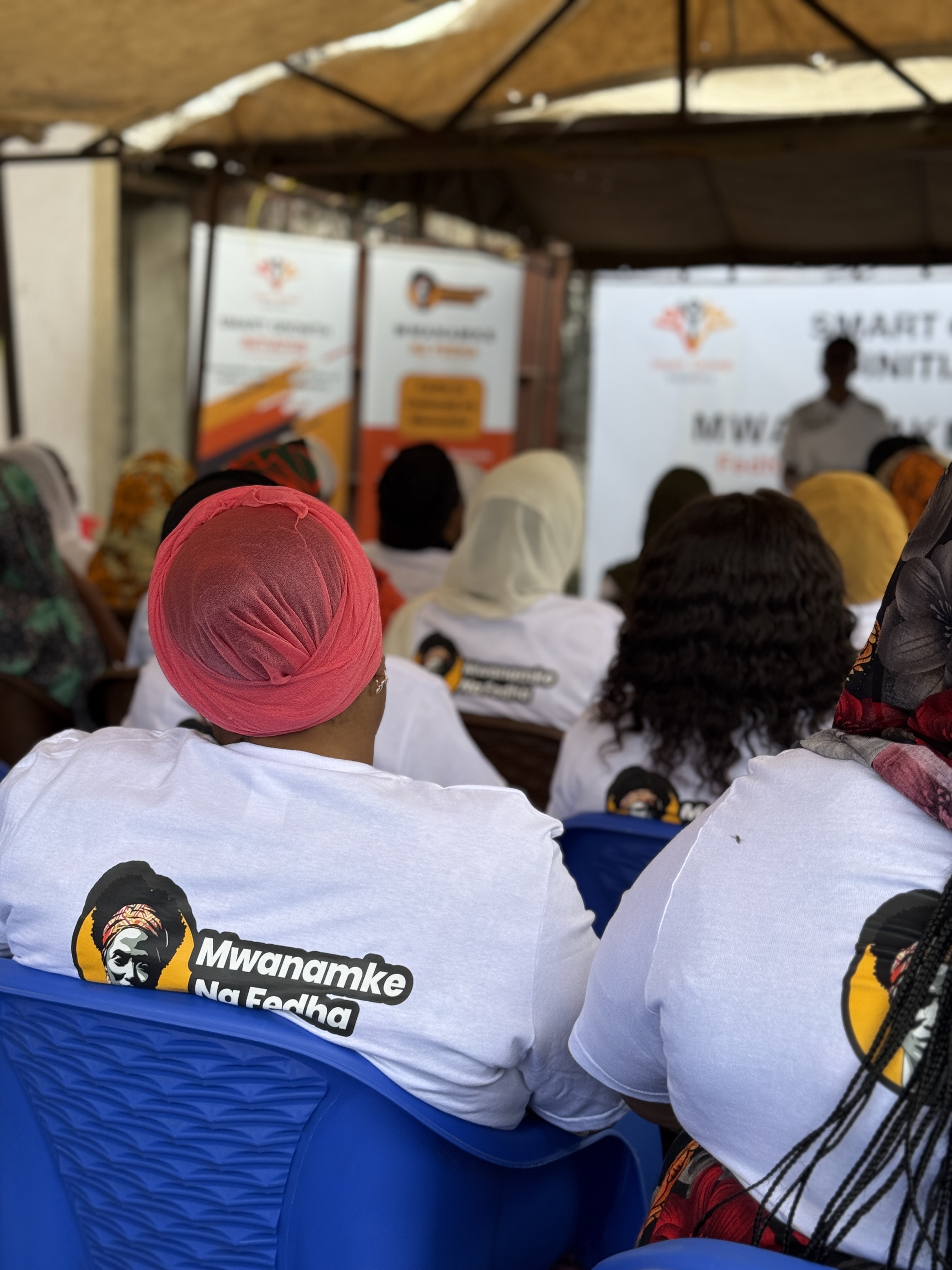 Gallery Image for Mwanamke na fedha - Magomeni